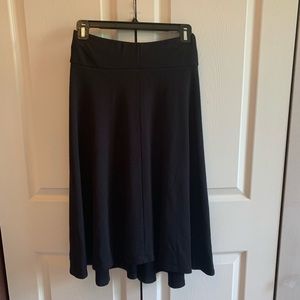 Dani’s choice solid black skirt size S